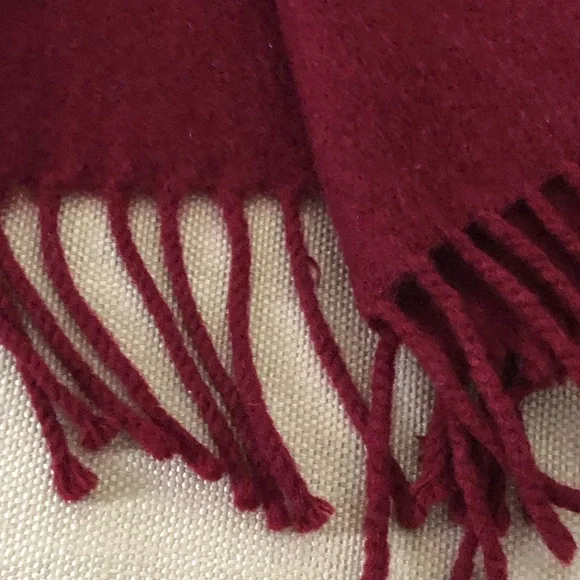 CHRISTIAN DIOR Vintage 100% Lambswool Burgundy 53" x 11.5 " Made Great Britain
